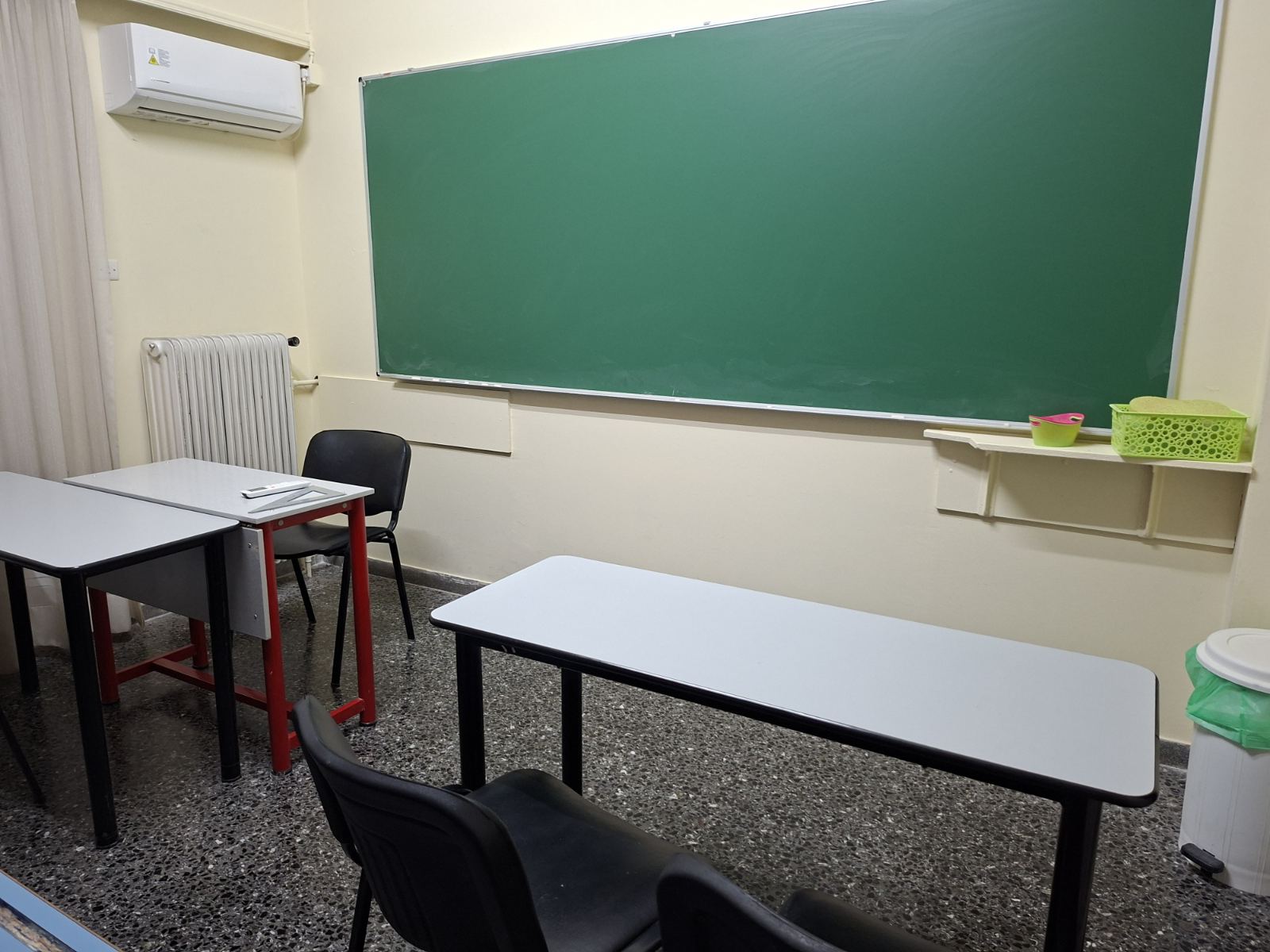 Οι αίθουσές μας 9