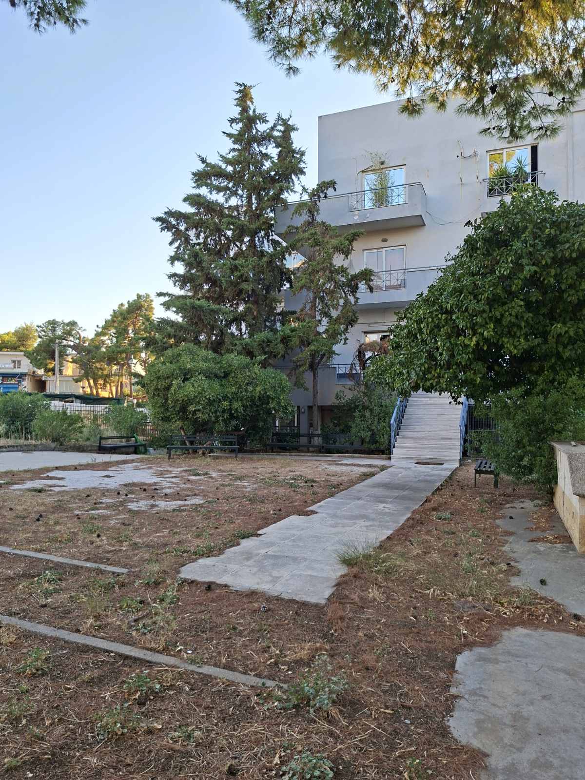 Το προαύλιό μας 3